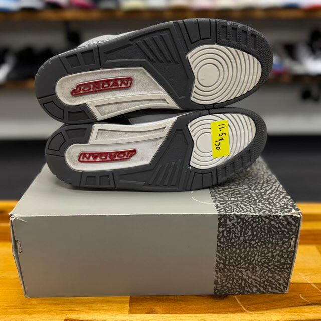 Jordan 3 Retro Cool Grey (2021) - Preowned
