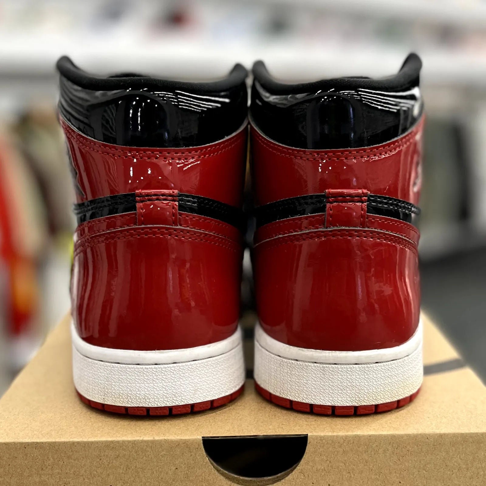 Jordan 1 Retro High OG Patent Bred - Preowned