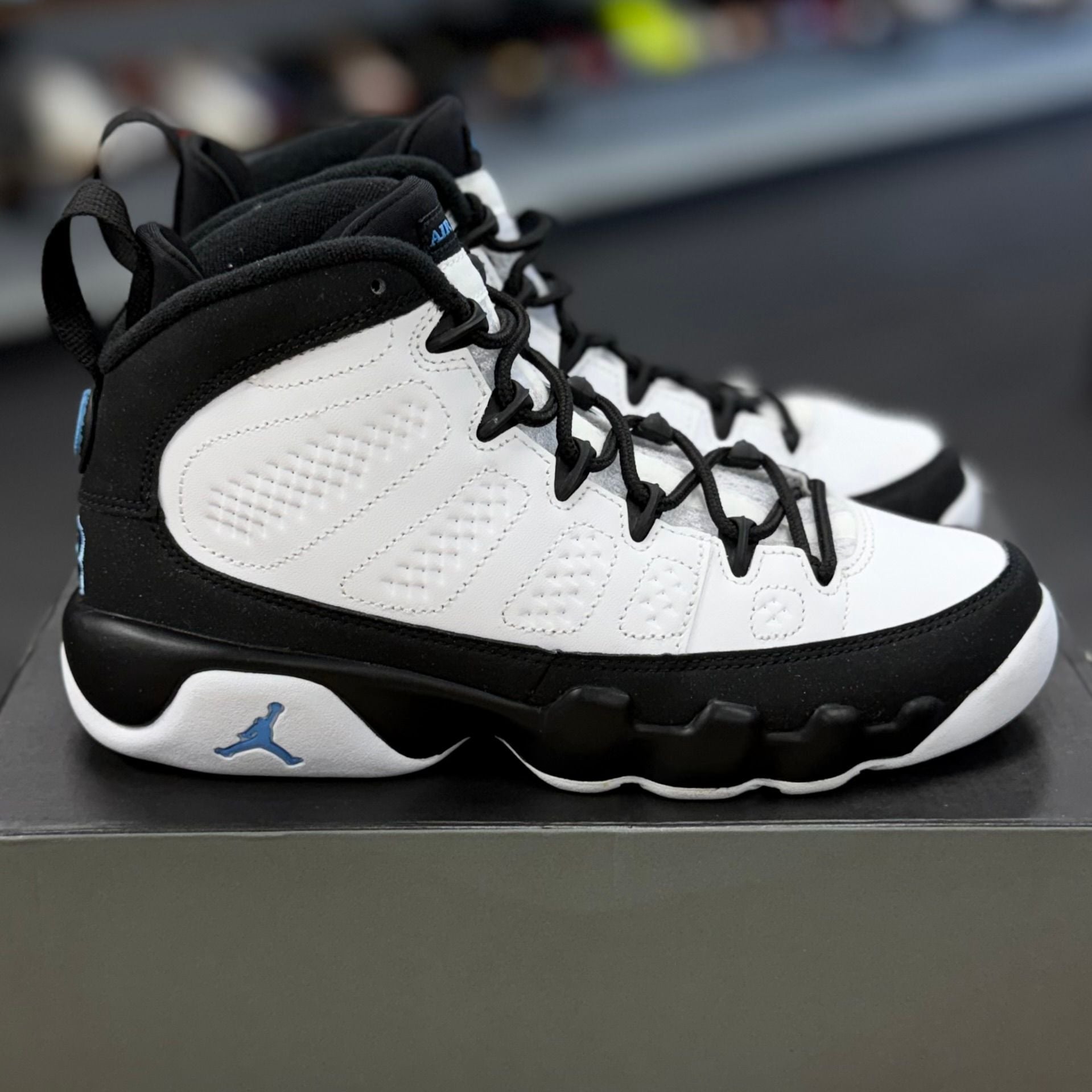 Jordan 9 Retro University Blue (GS) - Preowned
