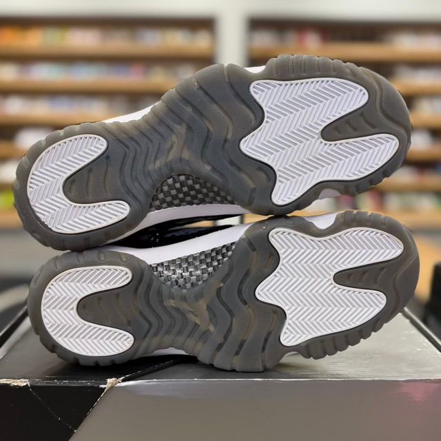 Jordan 11 Retro Low IE Craft Black White - Preowned