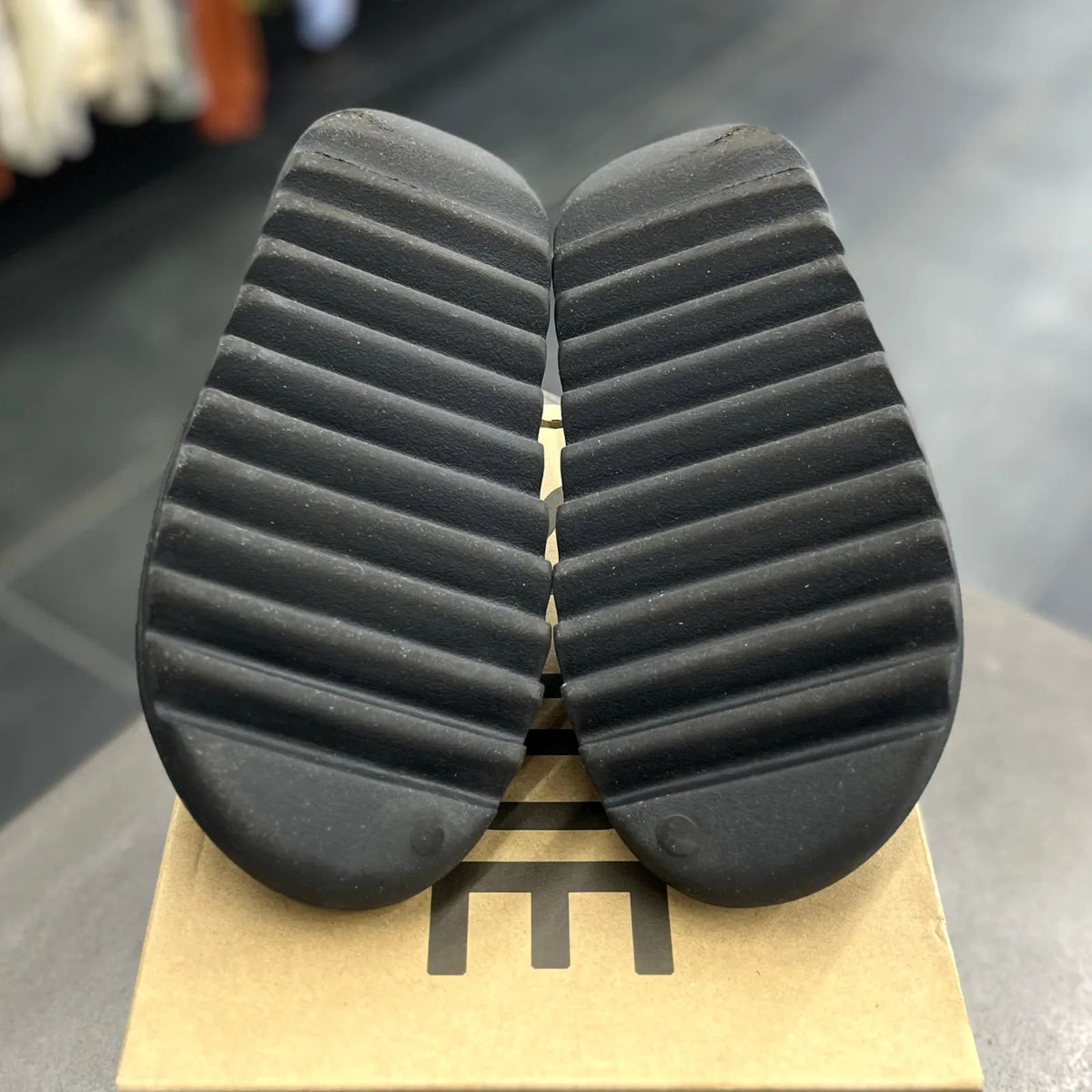 adidas Yeezy Slide Onyx - Preowned