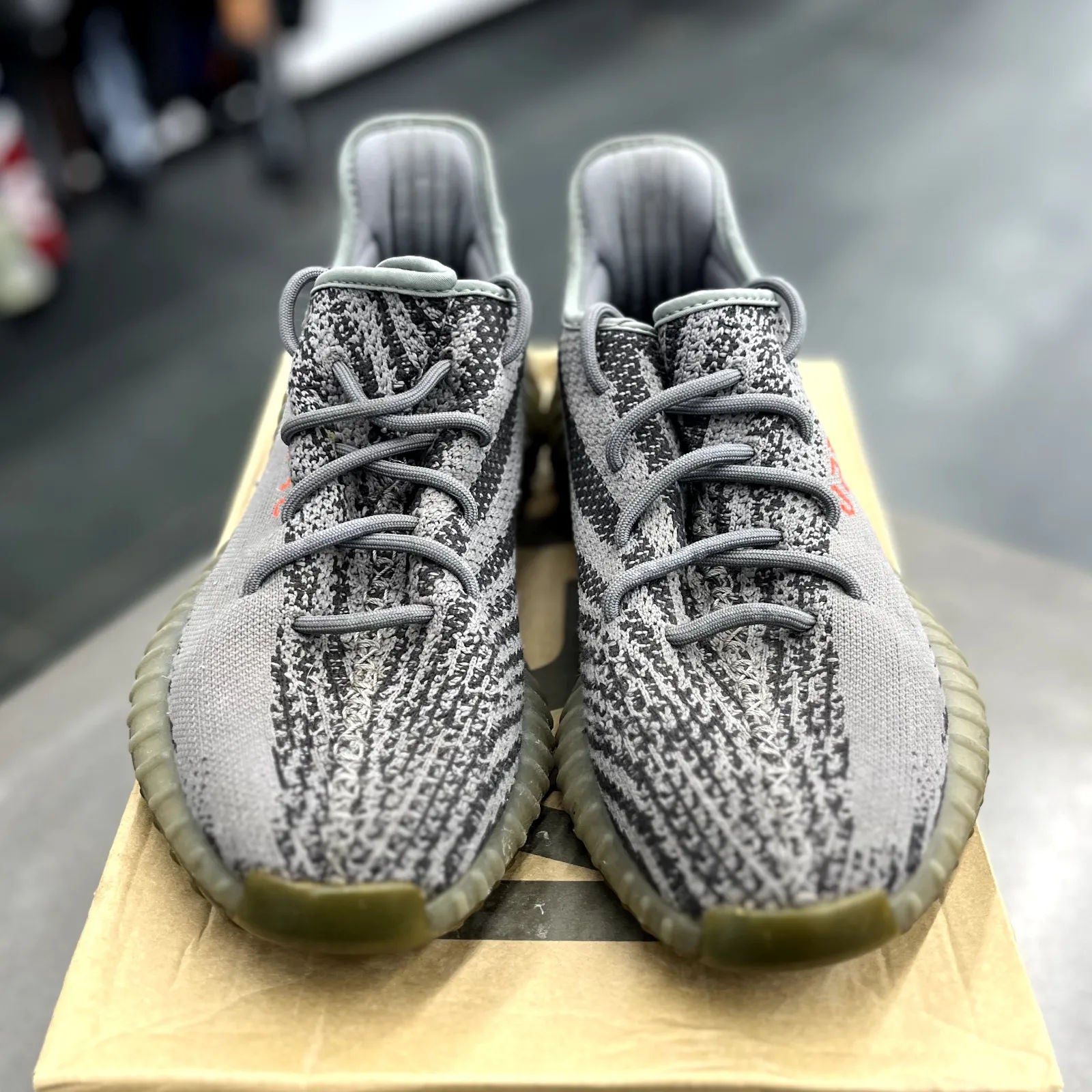 adidas Yeezy Boost 350 V2 Beluga 2.0 - Preowned