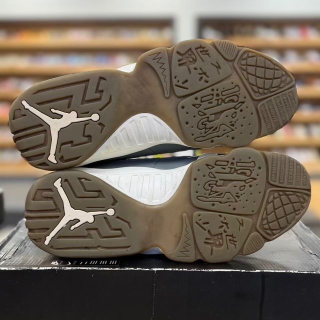 Jordan 9 Retro Cool Grey (2012) - Preowned