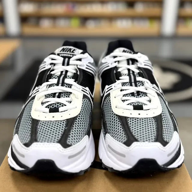 Nike Zoom Vomero 5 SE SP Dark Grey Black White - Preowned
