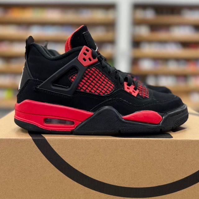 Jordan 4 Retro Red Thunder (GS) - Preowned