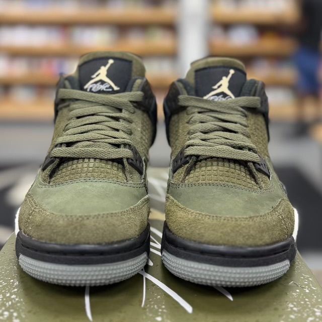 Jordan 4 Retro SE Craft Medium Olive (GS) - Preowned
