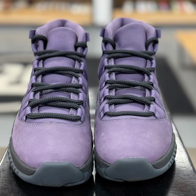 Jordan 11 Retro Mojave - Preowned