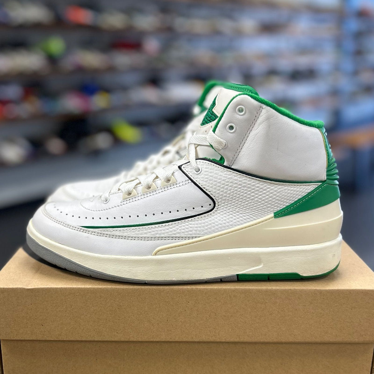 Jordan 2 Retro Lucky Green - Preowned