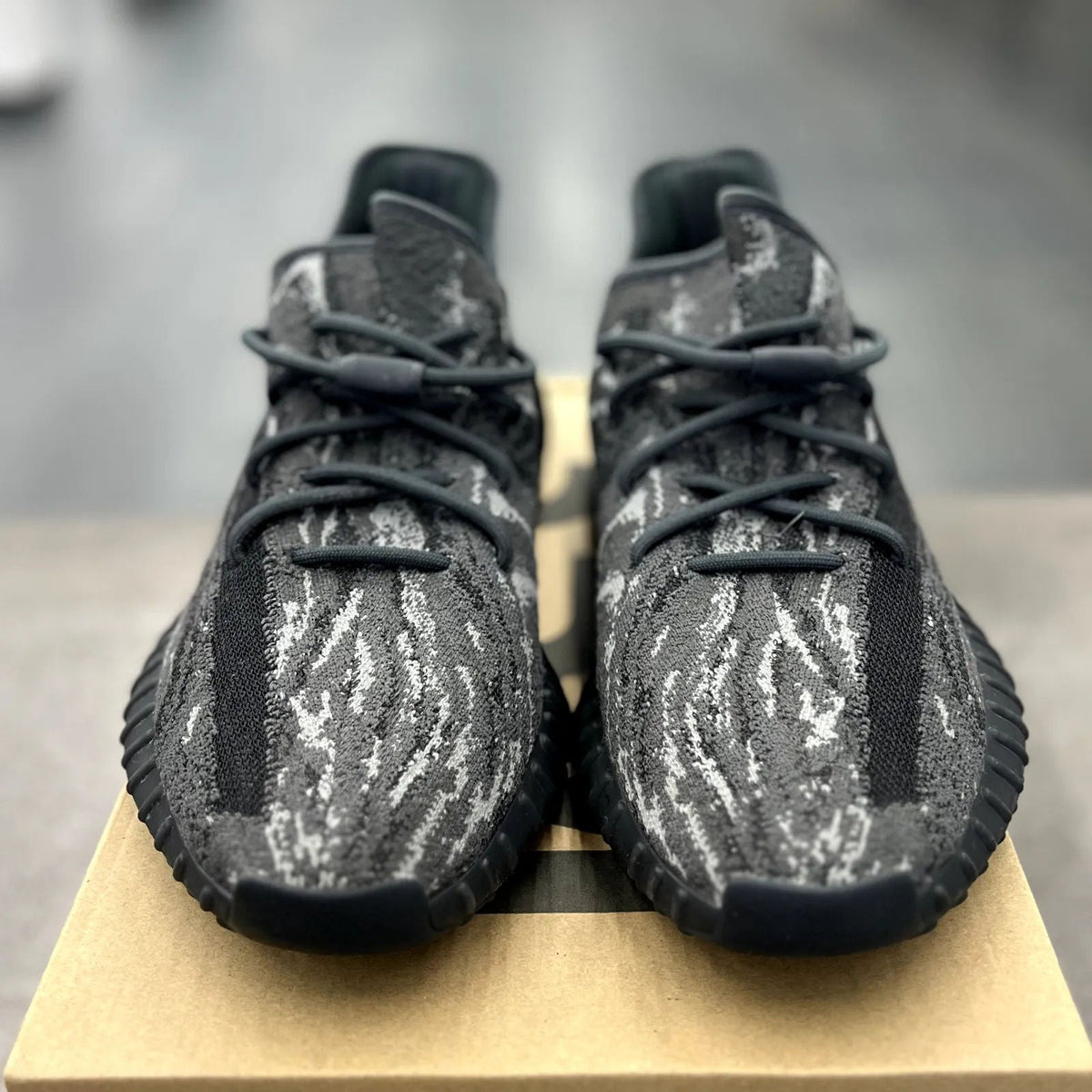 adidas Yeezy Boost 350 V2 MX Dark Salt - Preowned
