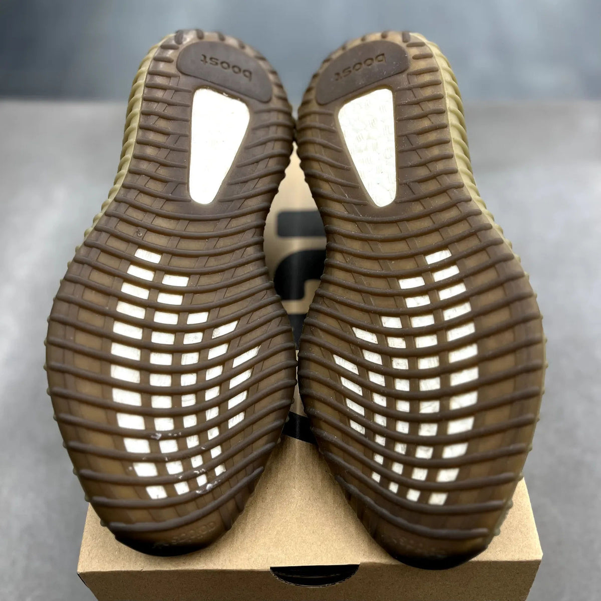 adidas Yeezy Boost 350 V2 Sand Taupe - Preowned