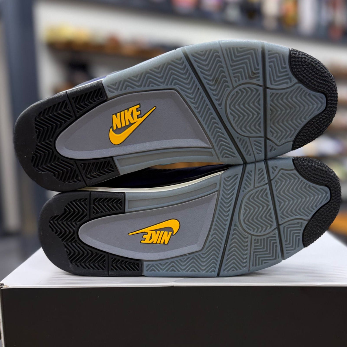 Jordan 4 Retro Lakers - Preowned