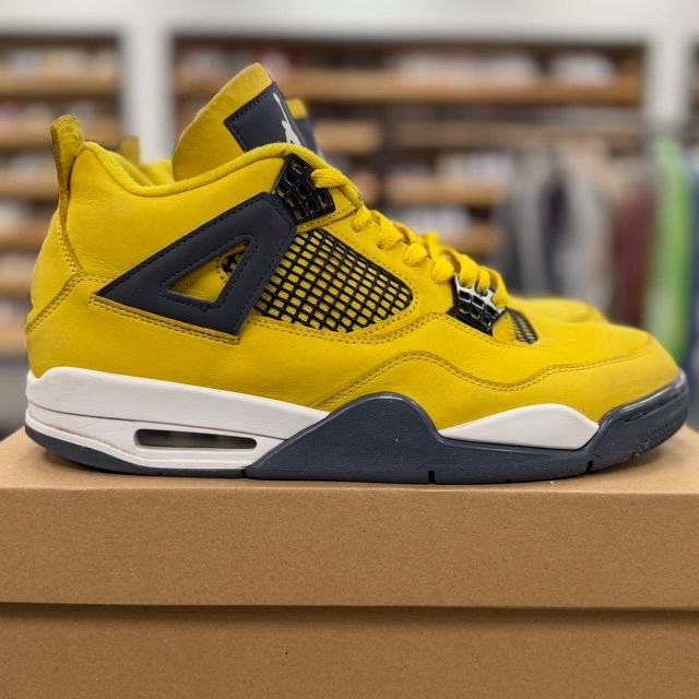 Jordan 4 Retro Lightning (2021) - Preowned