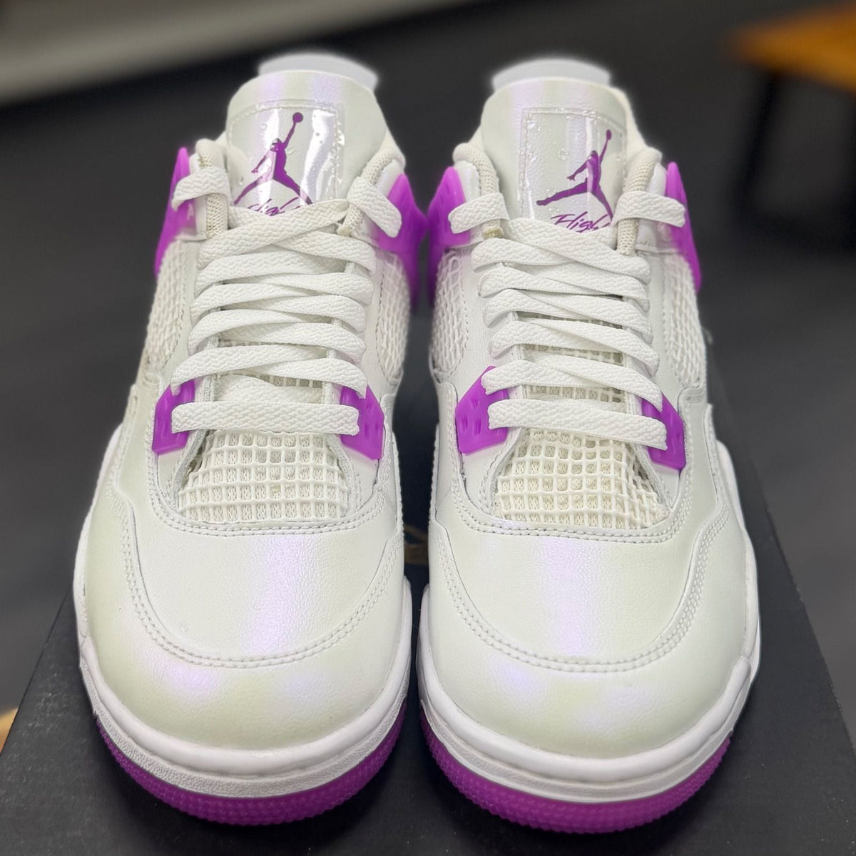 Jordan 4 Retro Hyper Violet (GS) - Preowned