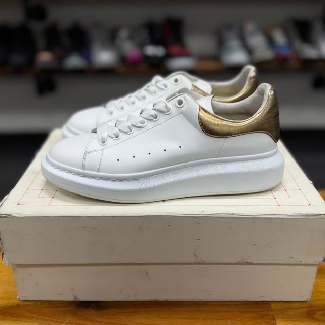 Alexander McQueen Oversized Light Gold - Preowned