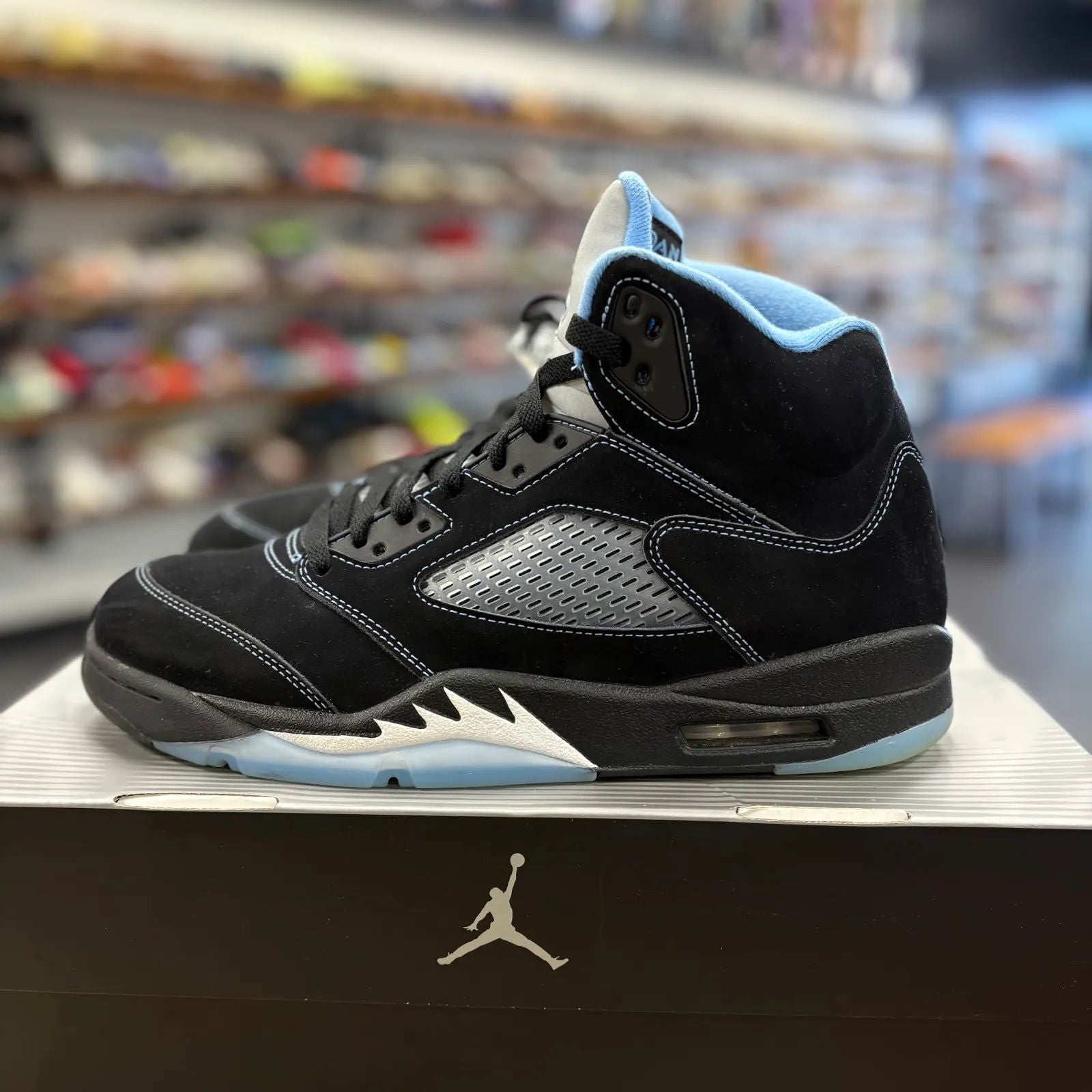 Jordan 5 Retro Black University Blue (2026) - Preowned
