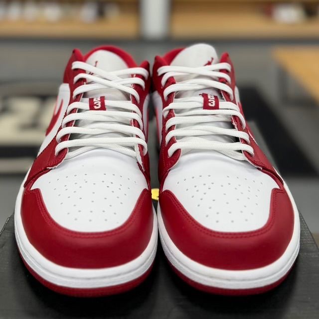 Jordan 1 Low Gym Red White - Preowned