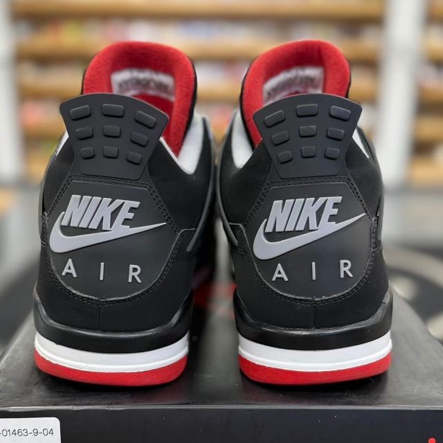Jordan 4 Retro Bred (2019) - Preowned