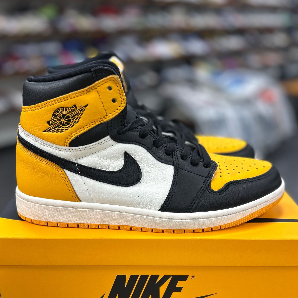 Jordan 1 Retro High OG Taxi - Preowned