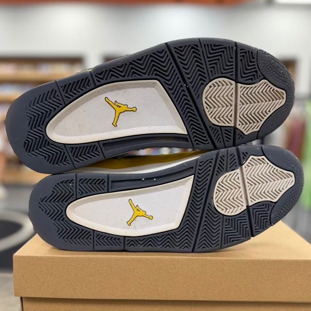 Jordan 4 Retro Lightning (2021) - Preowned