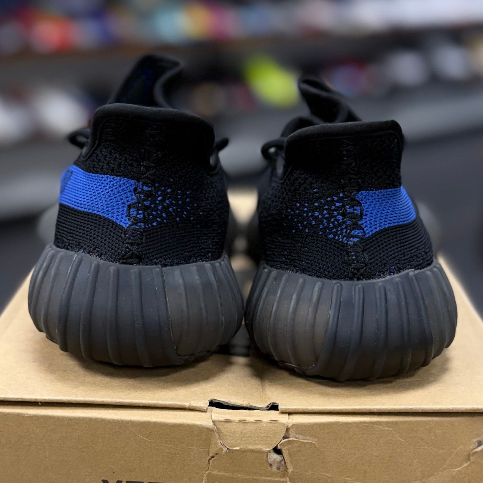 adidas Yeezy Boost 350 V2 Dazzling Blue - Preowned