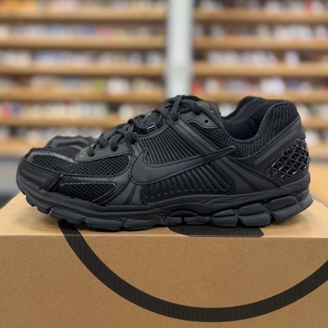 Nike Zoom Vomero 5 Triple Black - Preowned