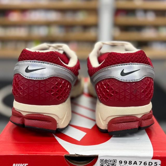 Nike Zoom Vomero 5 Gym Red Chrome - Preowned
