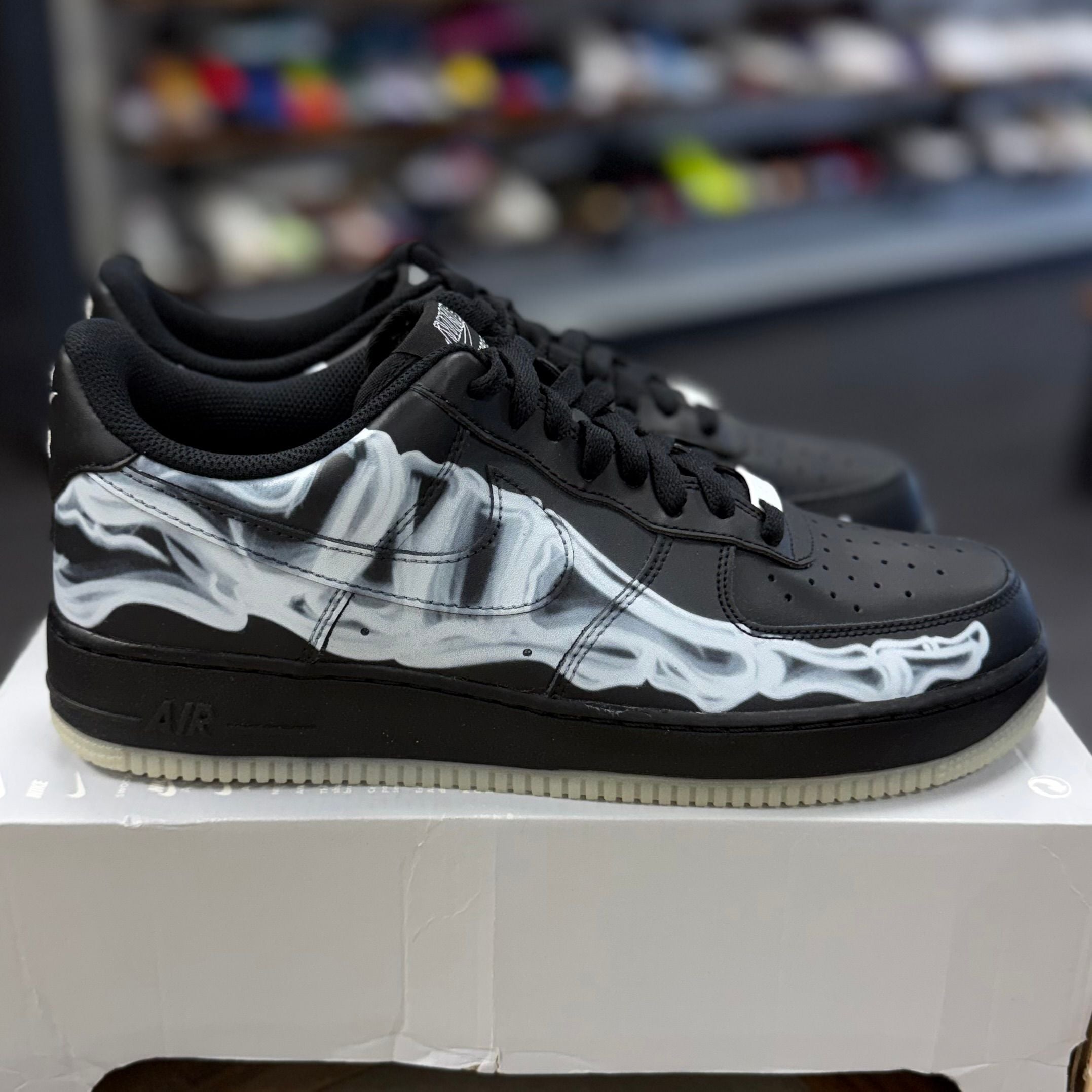 BRAND NEW STEAL - Nike Air Force 1 Low Black Skeleton Halloween (2019)