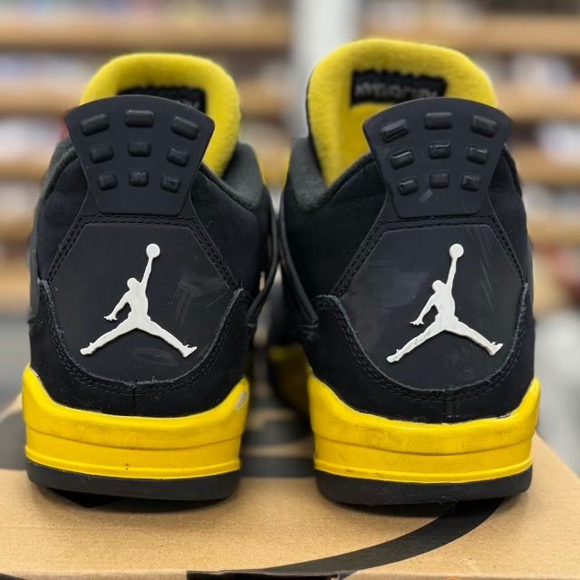 Jordan 4 Retro Thunder (2023) (GS) - Preowned