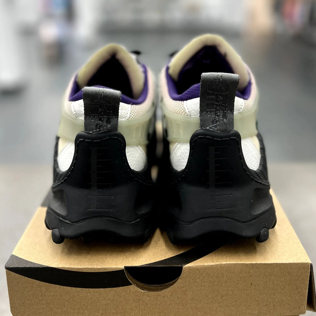 OFF-WHITE Odsy-1000 Cream White Green - Preowned