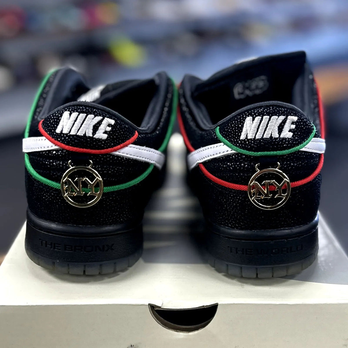Nike SB Dunk Low Bronx Girls Skate - Preowned
