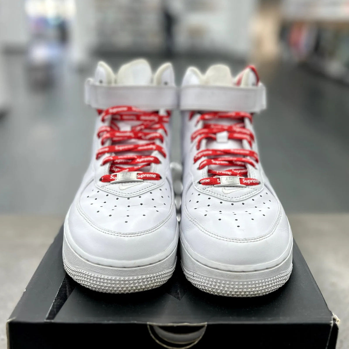 Nike Air Force 1 Mid Supreme White - Preowned