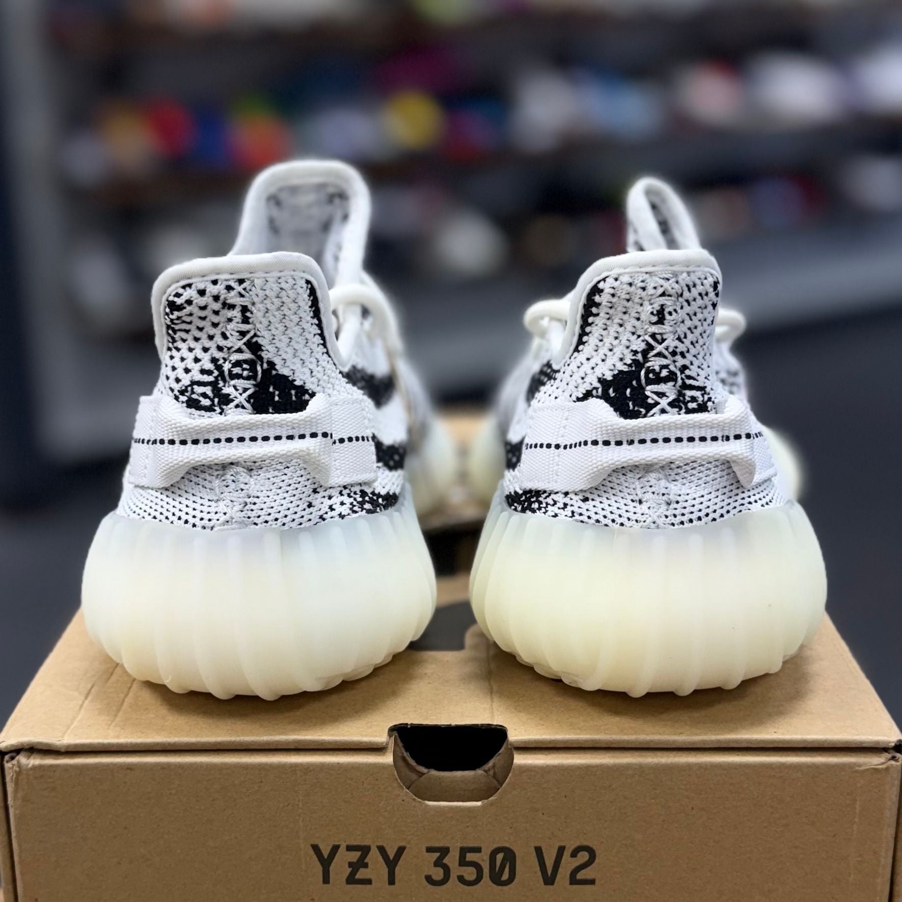 BRAND NEW STEAL - adidas Yeezy Boost 350 V2 Zebra