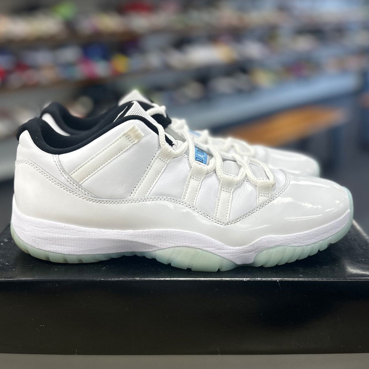 Jordan 11 Retro Low Legend Blue - Preowned