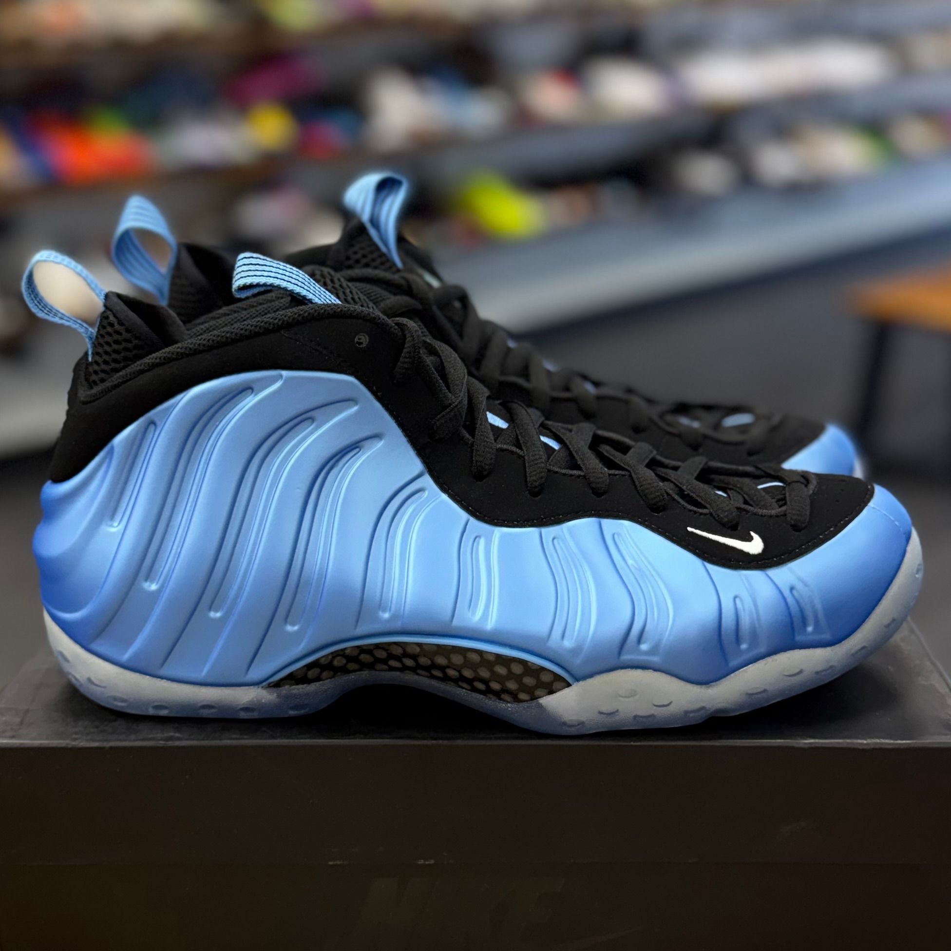 BRAND NEW STEAL - Nike Air Foamposite One University Blue