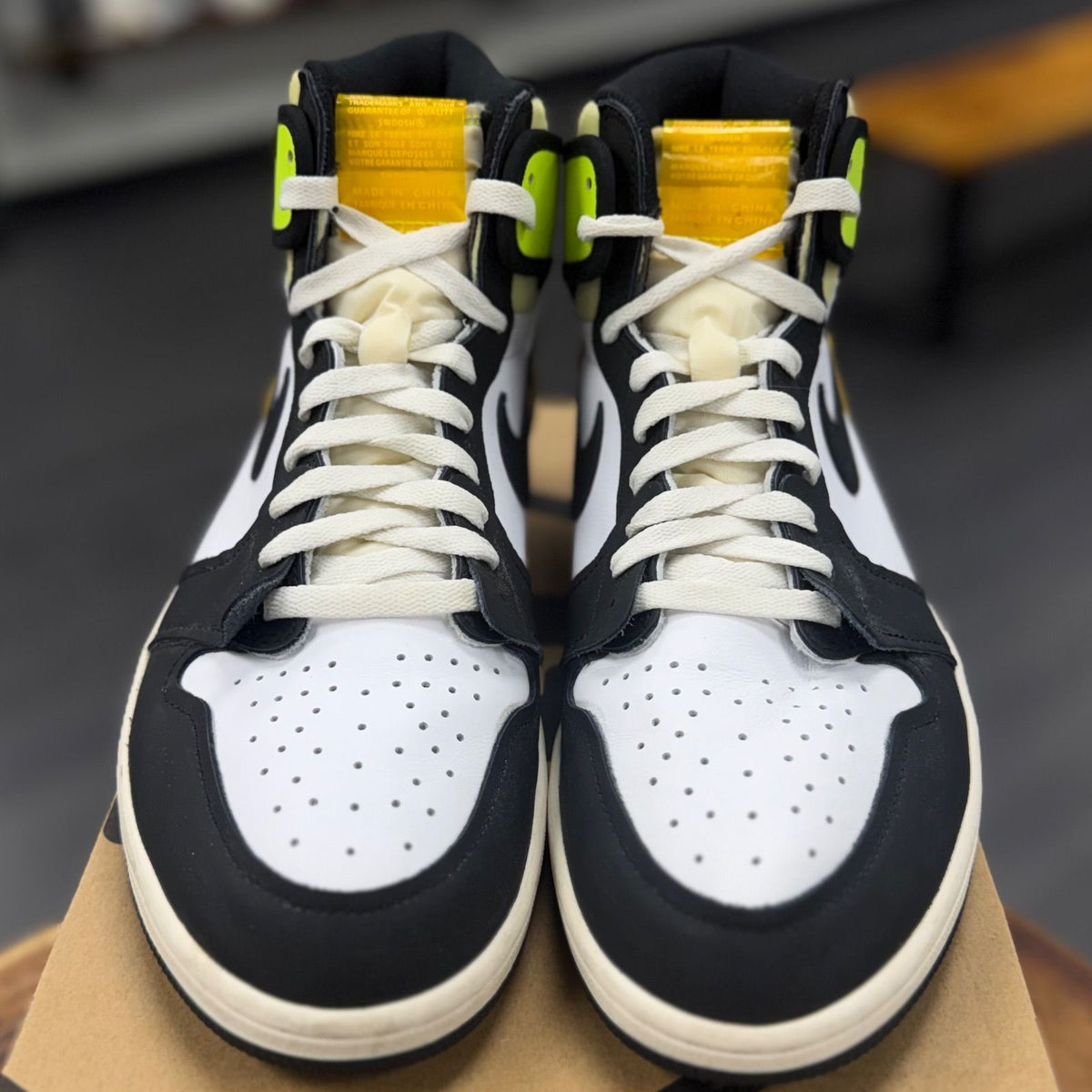 Jordan 1 Retro High White Black Volt University Gold - Preowned