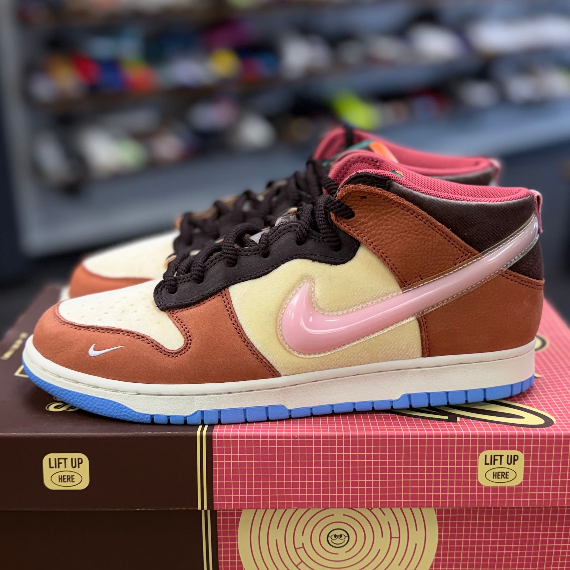 BRAND NEW STEAL - Nike Dunk Mid Social Status Free Lunch Chocolate Milk