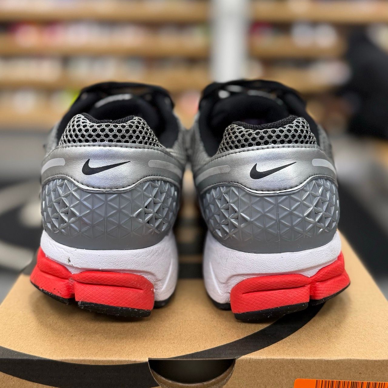 Nike Zoom Vomero 5 Bright Crimson Metallic Silver - Preowned