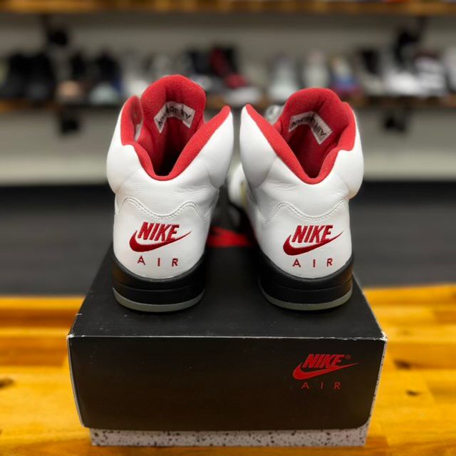 Jordan 5 Retro Fire Red Silver Tongue (2020) - Preowned