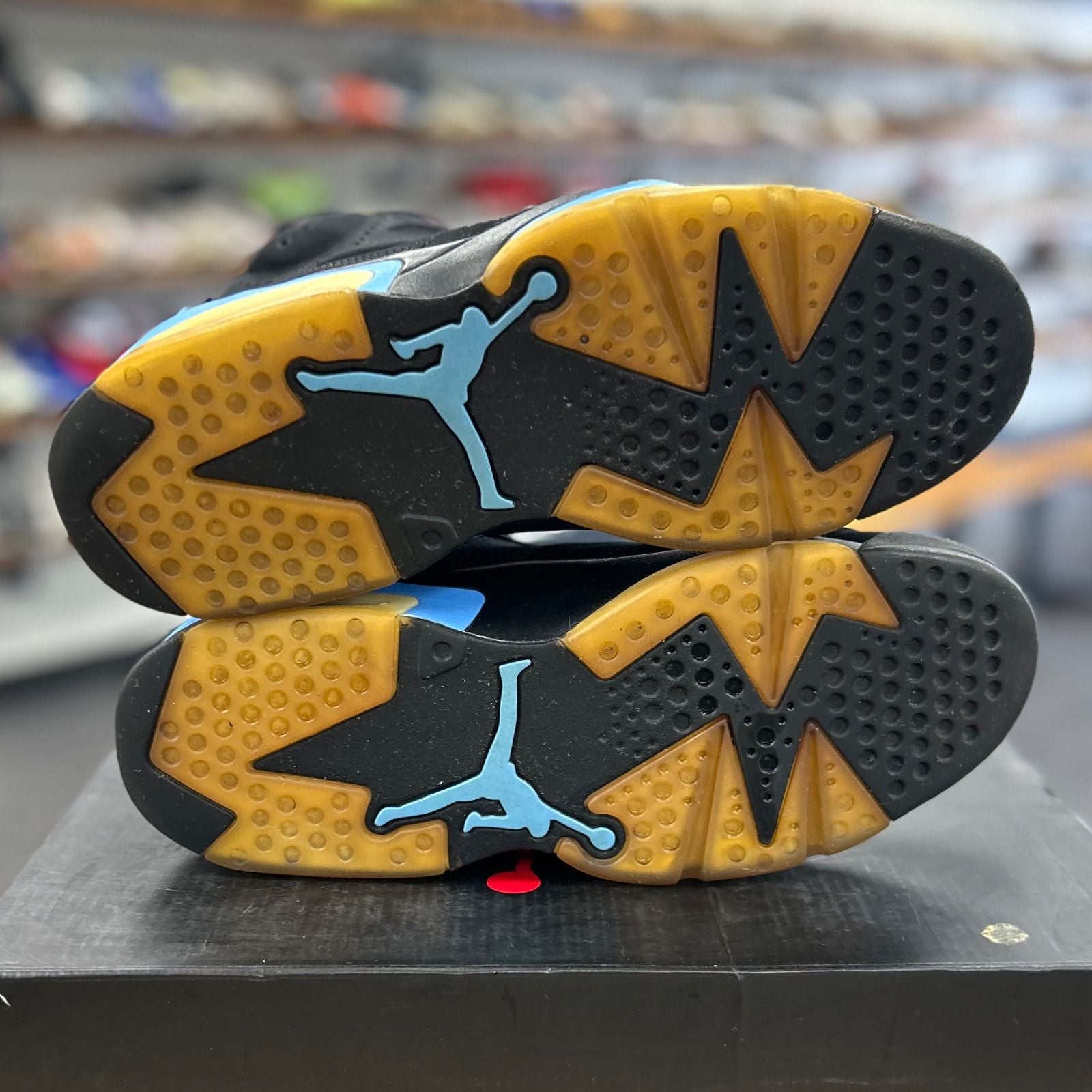 Jordan 6 Retro UNC - Preowned