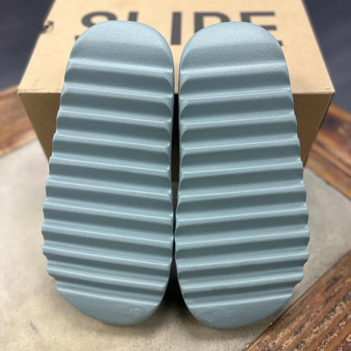 adidas Yeezy Slide Salt - Preowned