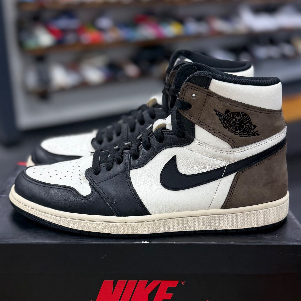 Jordan 1 Retro High Dark Mocha - Preowned