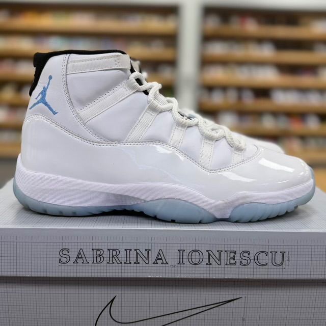 Jordan 11 Retro Legend Blue (2024) - Preowned