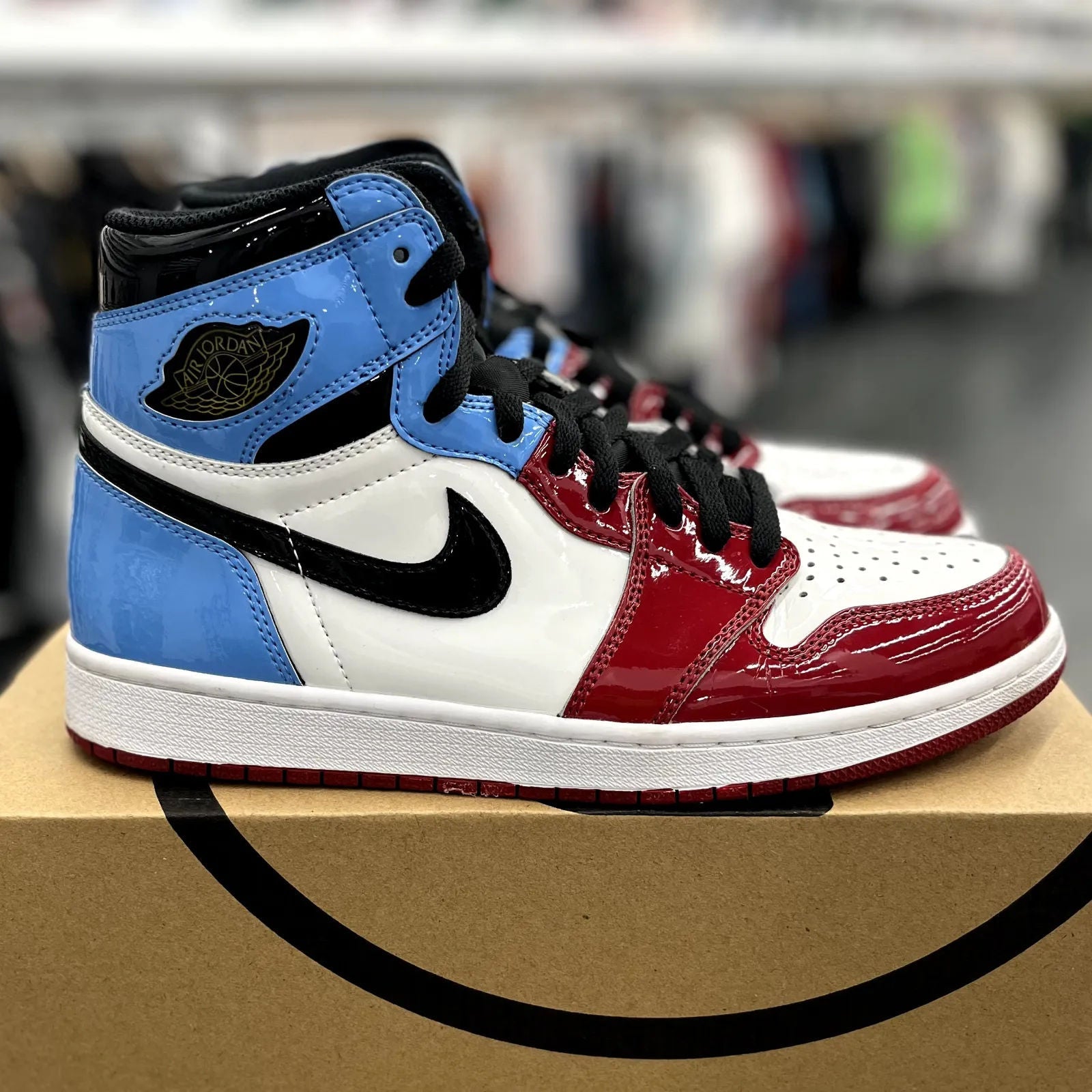 Jordan 1 Retro High Fearless UNC Chicago - Preowned