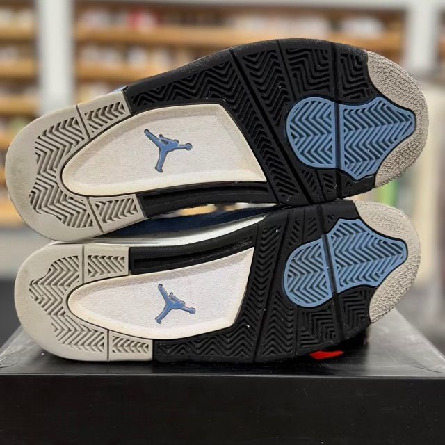 Jordan 4 Retro University Blue (GS) - Preowned