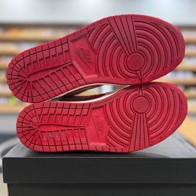 Jordan 1 Low Spades - Preowned