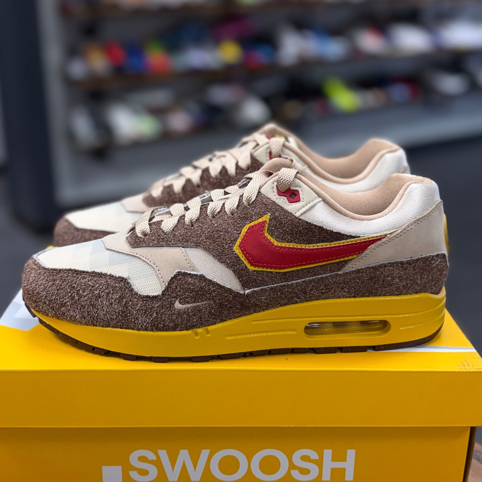 BRAND NEW STEAL - Nike Air Max 1 .SWOOSH Low Poly Big Head Origins