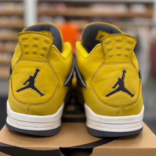 Jordan 4 Retro Lightning (2021) - Preowned