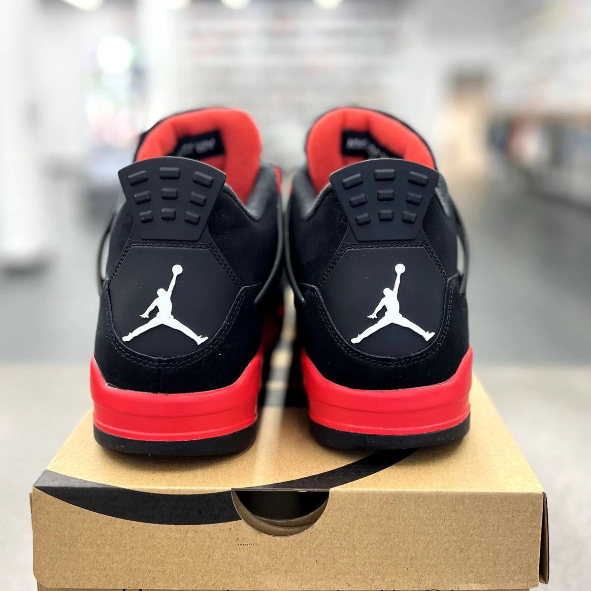 Jordan 4 Retro Red Thunder - Preowned
