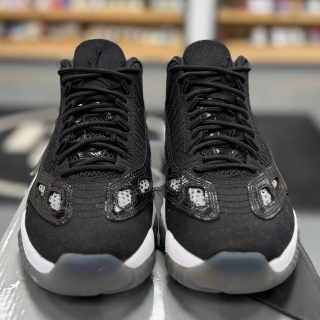 Jordan 11 Retro Low IE Craft Black White - Preowned