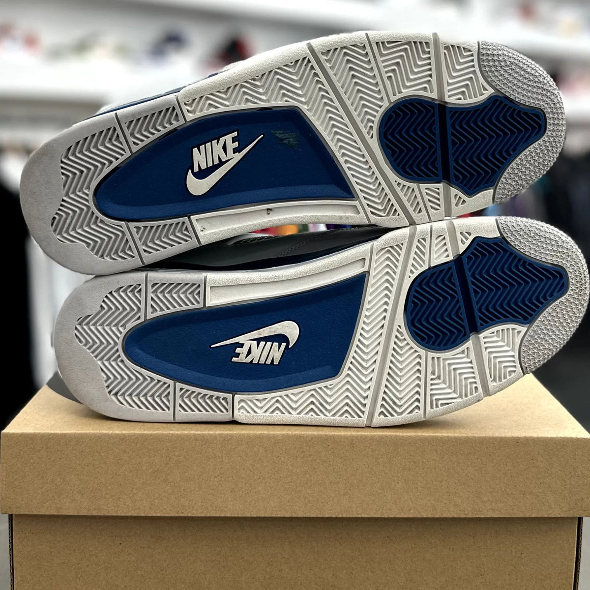 Jordan 4 Retro Military Blue (2024) - Preowned